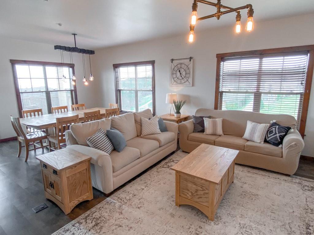305 Soaring Eagle, Sleeps 10 · Ski-in / ski-out · hot tub